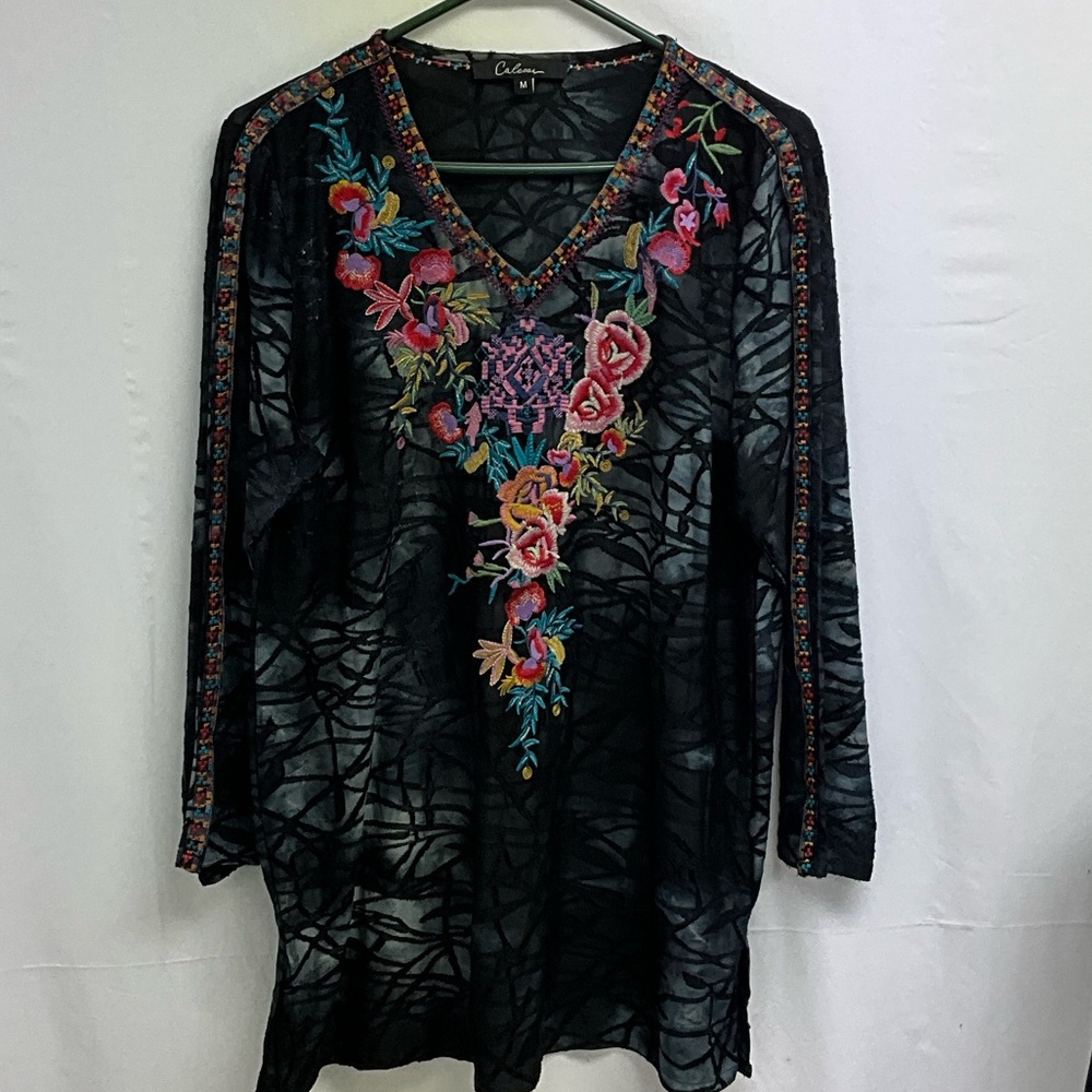 Calessa Elegant Black Tunic with Floral Embroidery - Picture 2 of 12